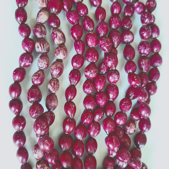 Beautiful Beaded Necklace - Picture 4 of 4